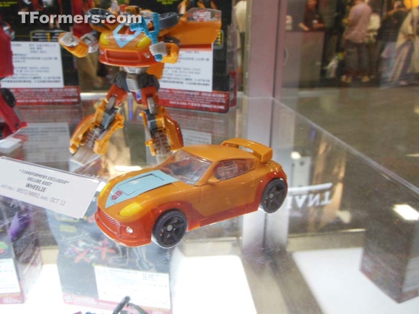 Sdcc 2012 Toys R Us Transformers Generations Asia Exclusive Wheelie  (135 of 141)